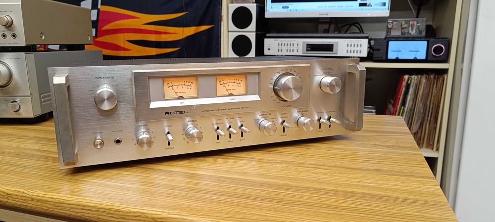Усилитель  Rotel RA-913 ( в оригіналі !! )