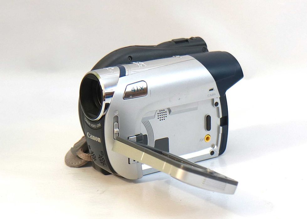 Máquina de filmar Canon DC 310 a funcionar na perfeição