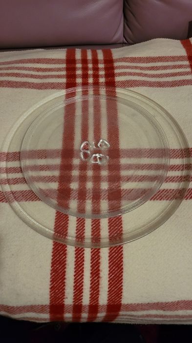 Dwa talerze do mikrofalówki. 31,5 i 24 cm.