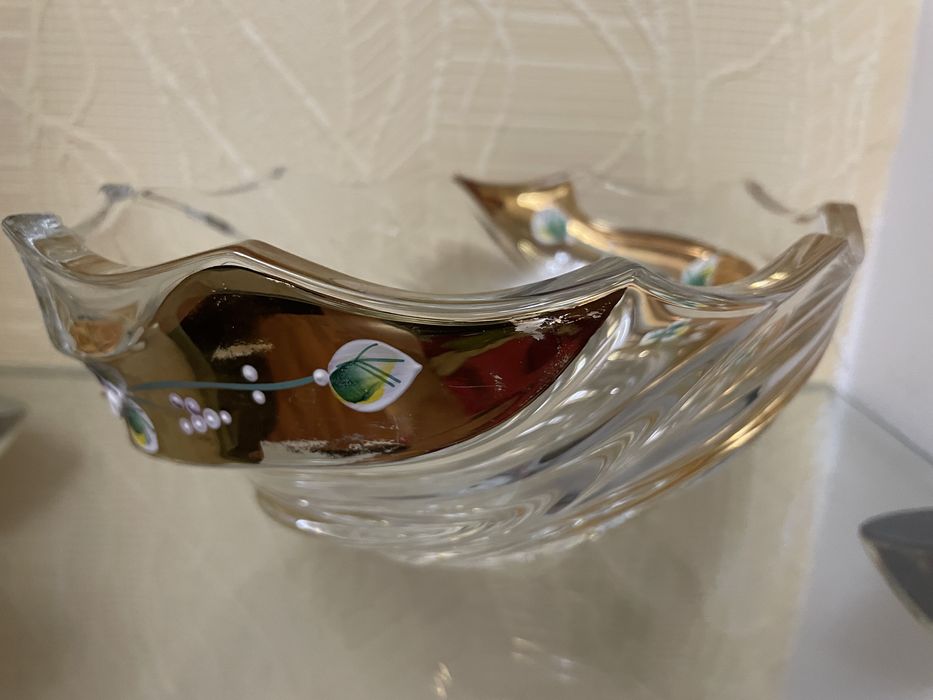 Ваза из богемского стекла с лепкой