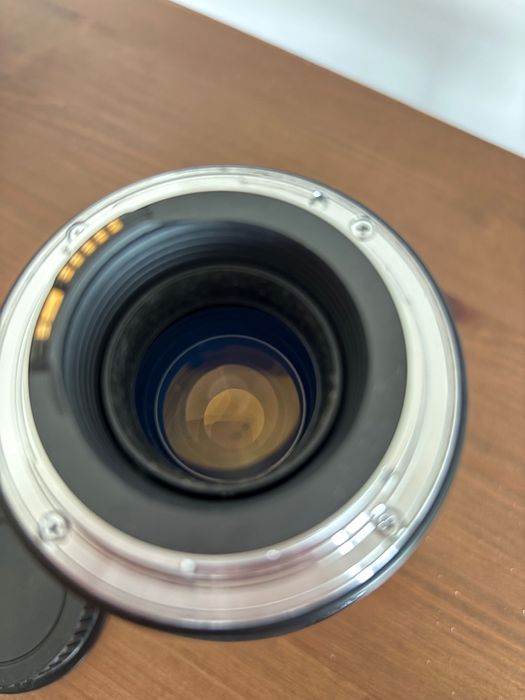 Canon EF 100mm f/2.8 Macro USM