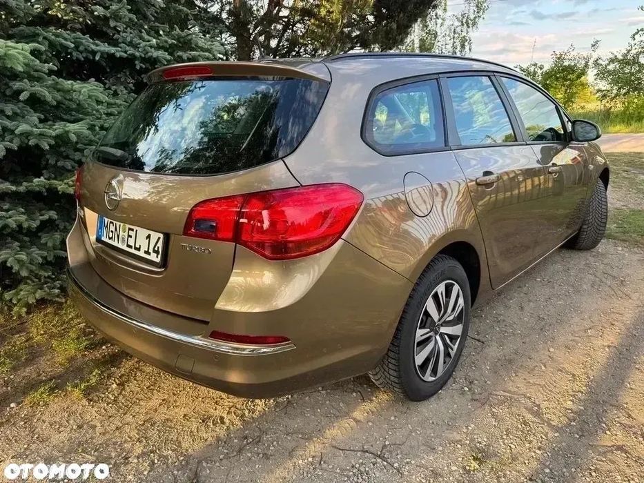 Opel Astra Auto bezwypadkowe - Pierwszy lakier