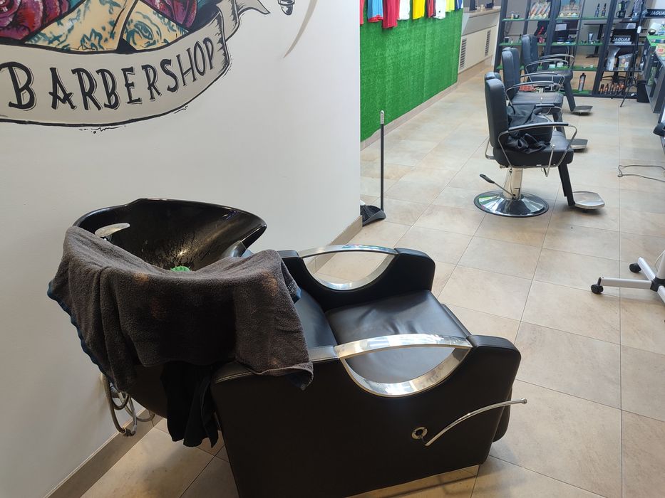Trespasse de café e barbearia