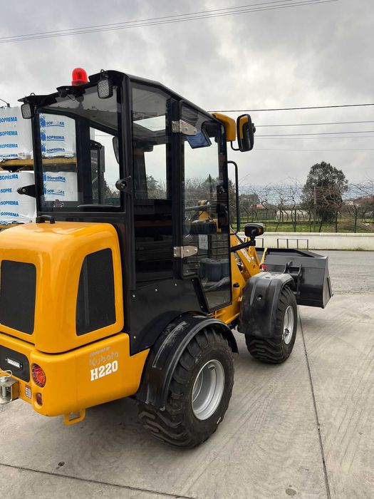 Pá carregadora Kubota h220 0.5m3