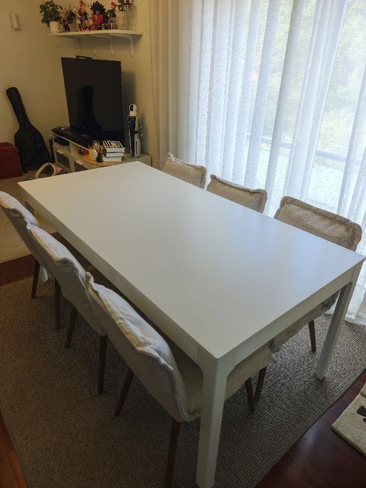 Mesa IKEA EKEDALEN branca + 6 cadeiras KLINTEN