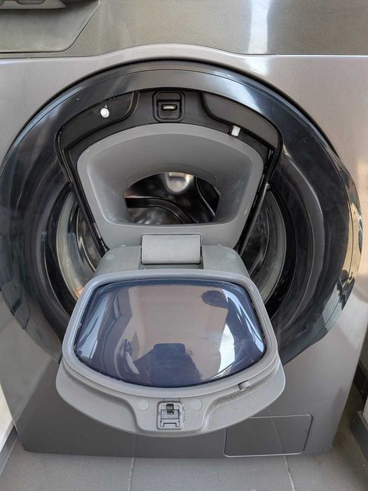 Máquina de lavar Samsung AddWash 9kg 1400rpm Classe A