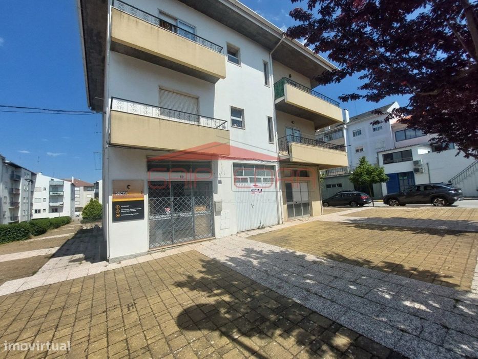 Armazém com 400 m2 junto ao Pingo Doce da Guarda Gare