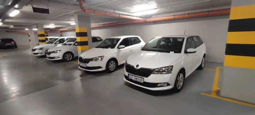 Wynajem samochodu Toyota Corolla Skoda Fabia Kraków Balice Kryspinów