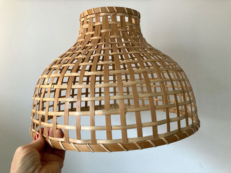Lindo abajur de Ikea em bambu para um ambiente exótico