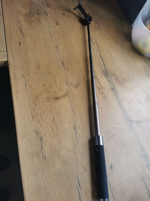 Selfie Stick Spigen