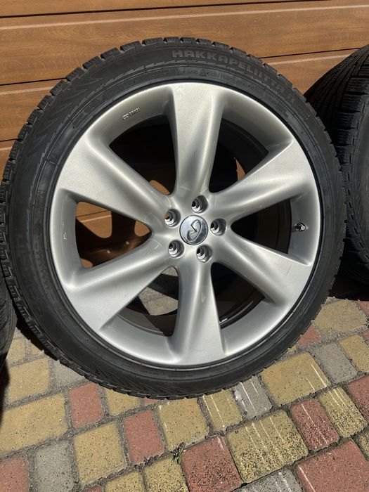 Колеса в зборі Infiniti