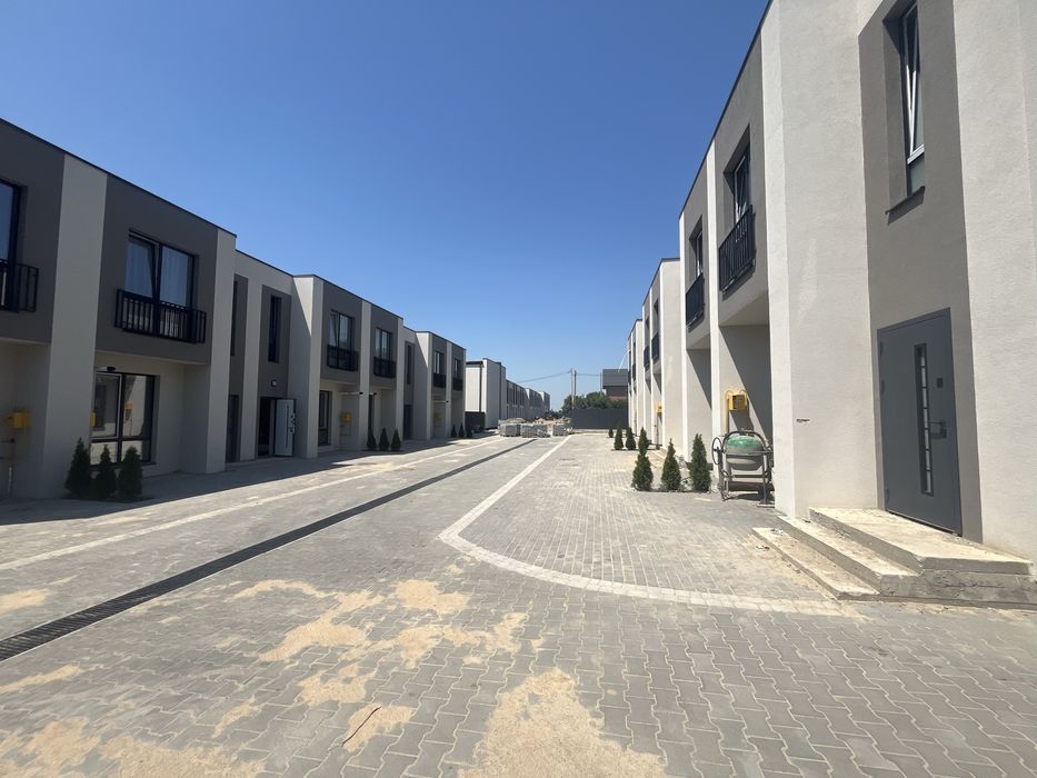 Продаж 2 поверхового Таунхауса 130кв..м Зарванці