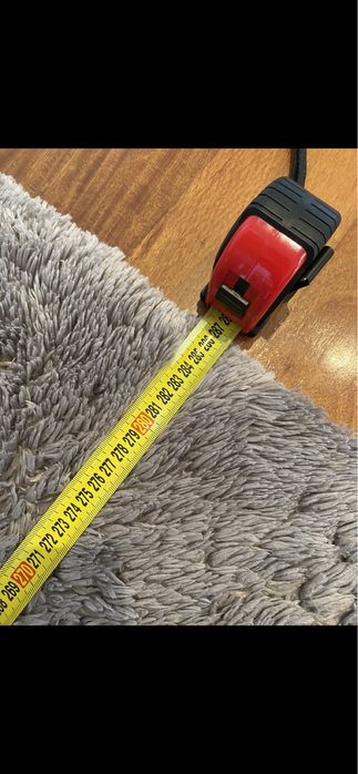 Carpete de cor cinza