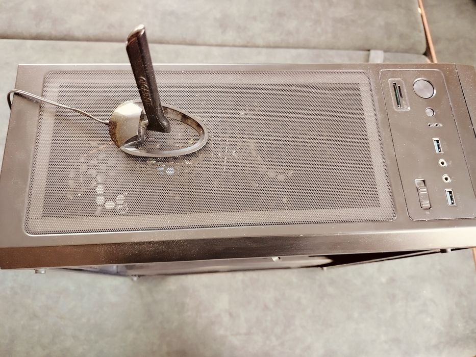 Witam mam na sprzedaż komputer gamingowy