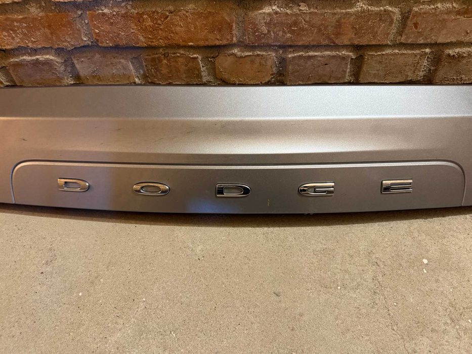 Blenda osłona  klapy tylnej Dodge Grand Caravan oryginał 2017