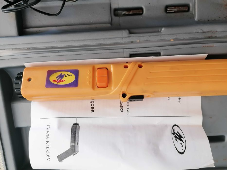 Aparafuzadora MADER, funcional, com kit de peças