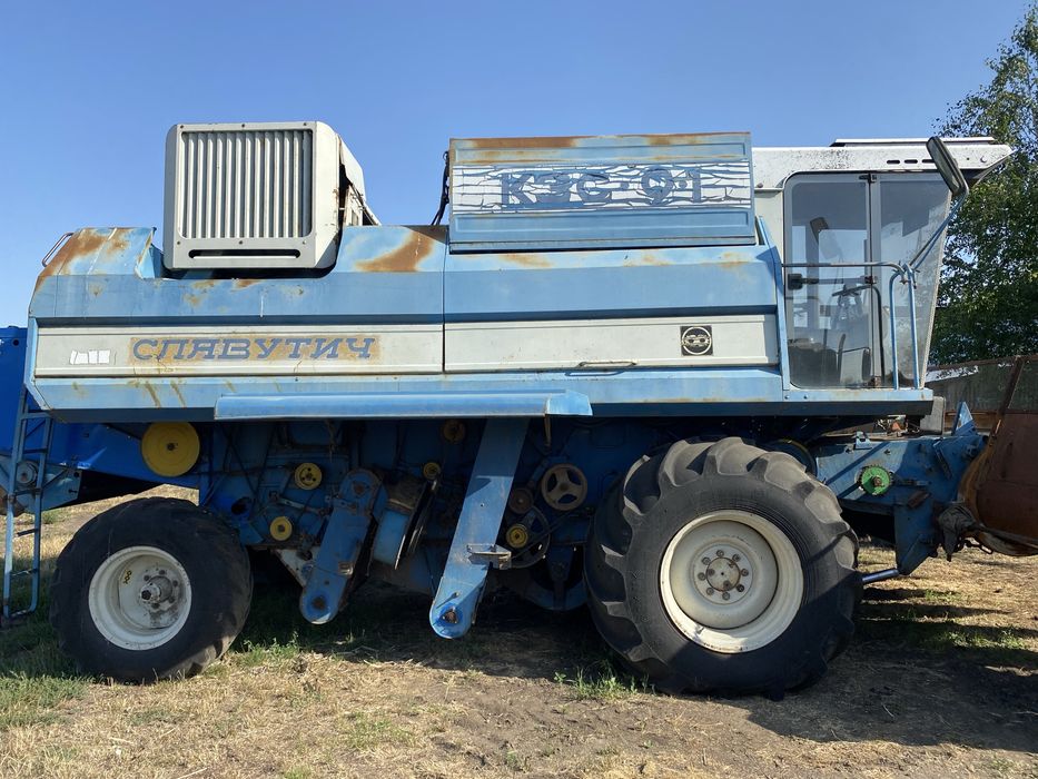 Комбайн Славутич КЗС-9-1