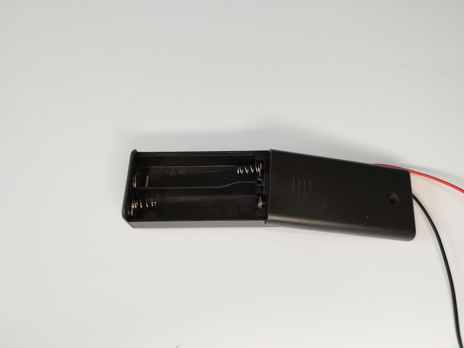 Koszyk na baterie 2xAA (R6 1.5V)