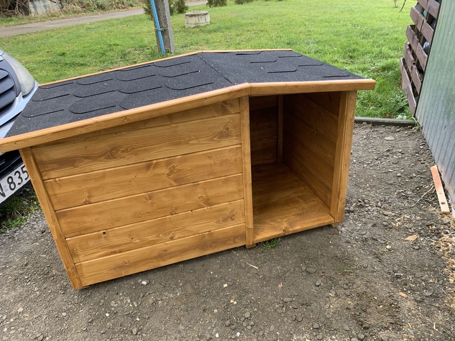 Solidna buda dla psa ocieplana z przedsionkiem