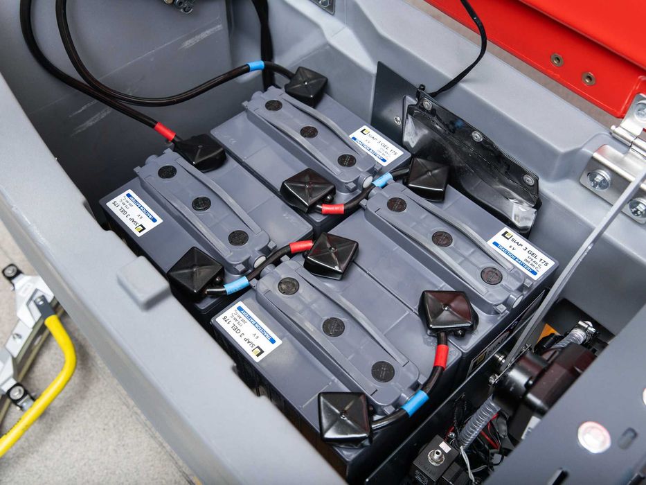 Szorowarka Hako Scrubmaster B90 CL NOWE BATERIE 2014r 1659h 16900netto