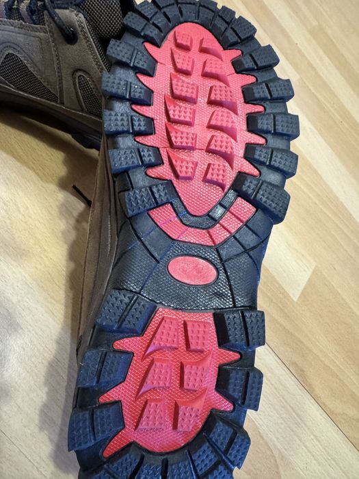 Кросовки 44 р. карбонові легенькі