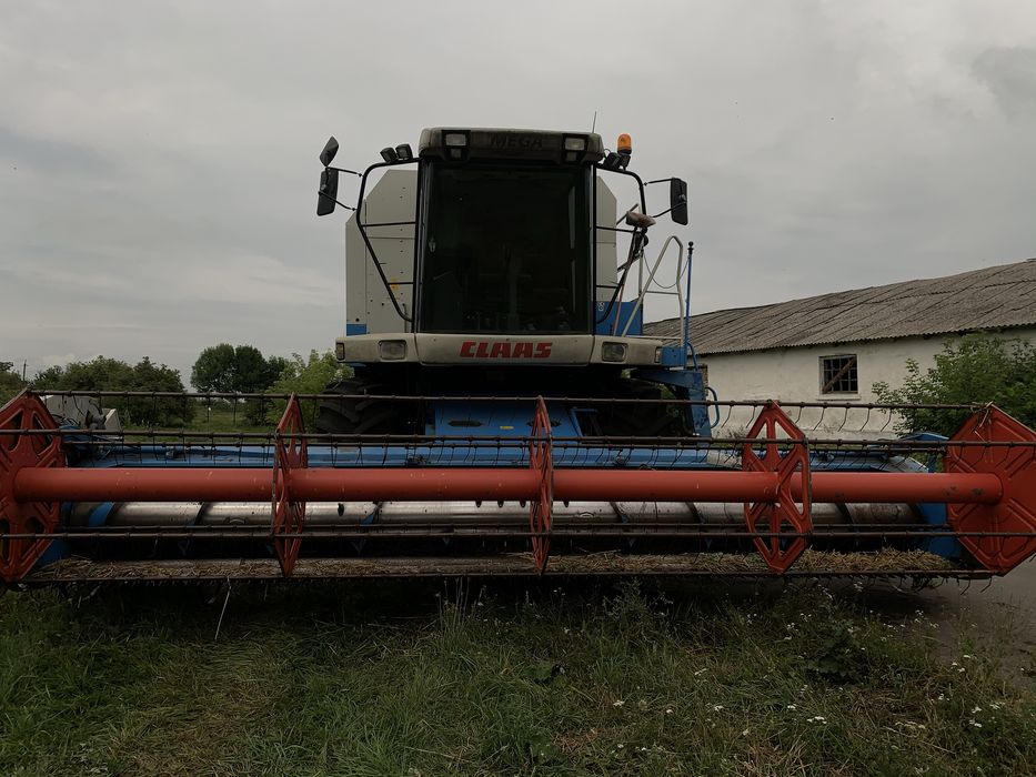 Комбаїн Claas Mega 350