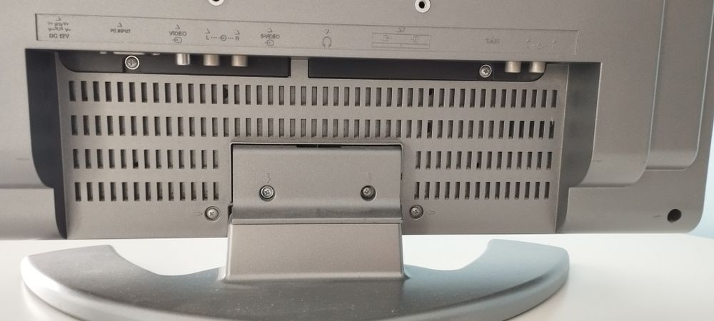 TV LCD Sanyo CE15SB2 15"