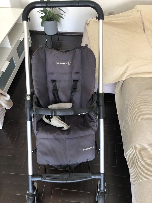 Carrinho bebeconfort em excelente estado.