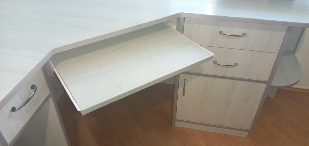 Письмовий стіл кутовий