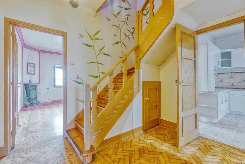 Apartamento Moradia T4 + Sótão Loures