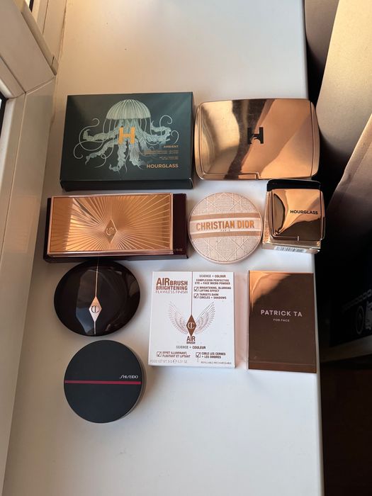 Палетка hourglass пудра румʼяна dior charlotte tilbury Patrick ta