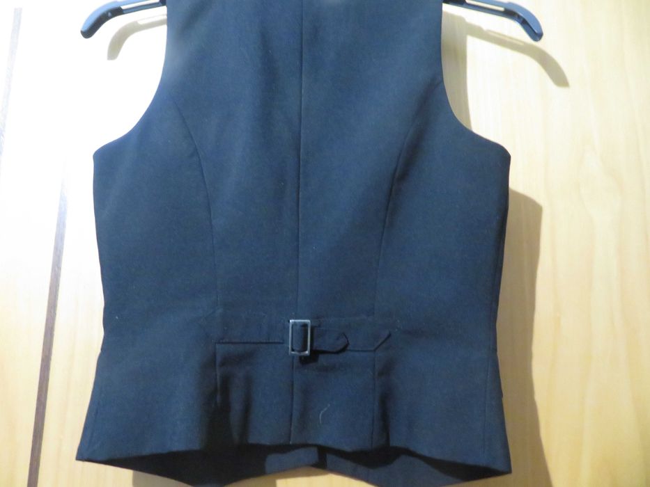Colete preto de senhora
