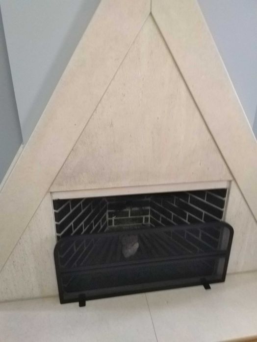 Grelha de proteção  para frente de lareira