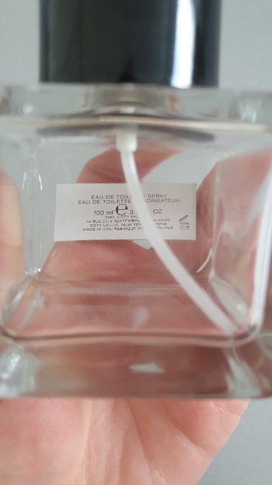 Flakon do perfum Marc Jacobs