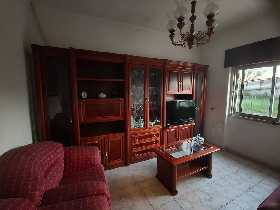 Móvel de sala com vitrine