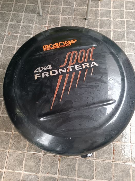 Roda de jipe 245/70-16 + caixa de proteção