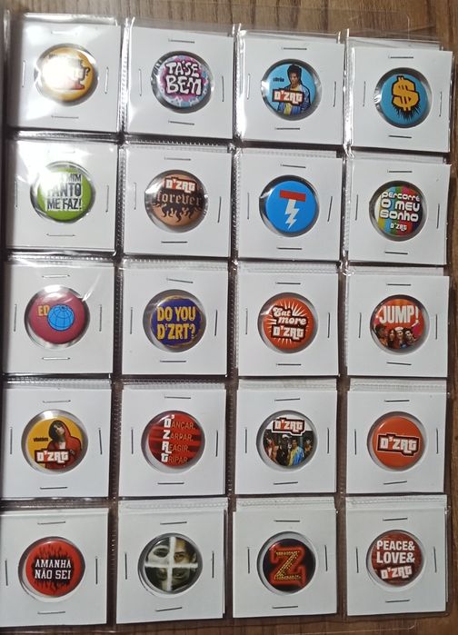 Coleção de crachás dos D'ZRT