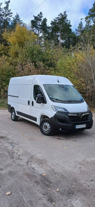 Автомобиль Opel Movano