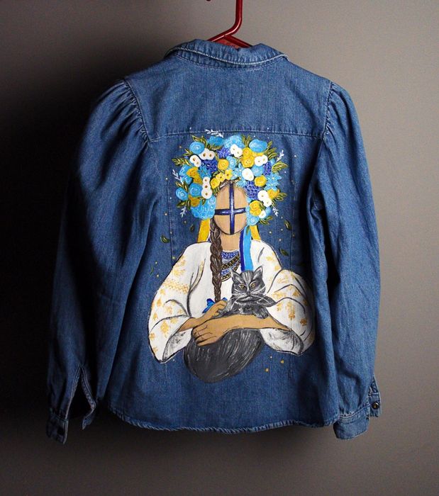 Роспись одежды, сумок, масок. Роспись красками.