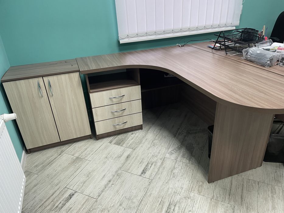 Продам якісні офісні меблі