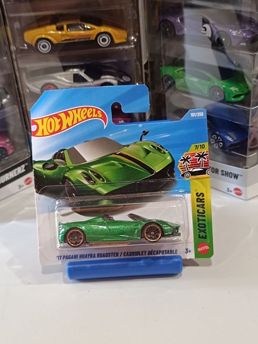 Hot Wheels 17 Pagani Huayra Roadster/ Cabriolet Décapotable