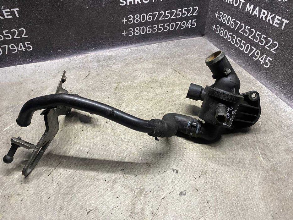 Термостат кришка корпус термостата Skoda Superb 2 / VW / Audi / Seat 2.0 TDI 03L121111A / V7549003