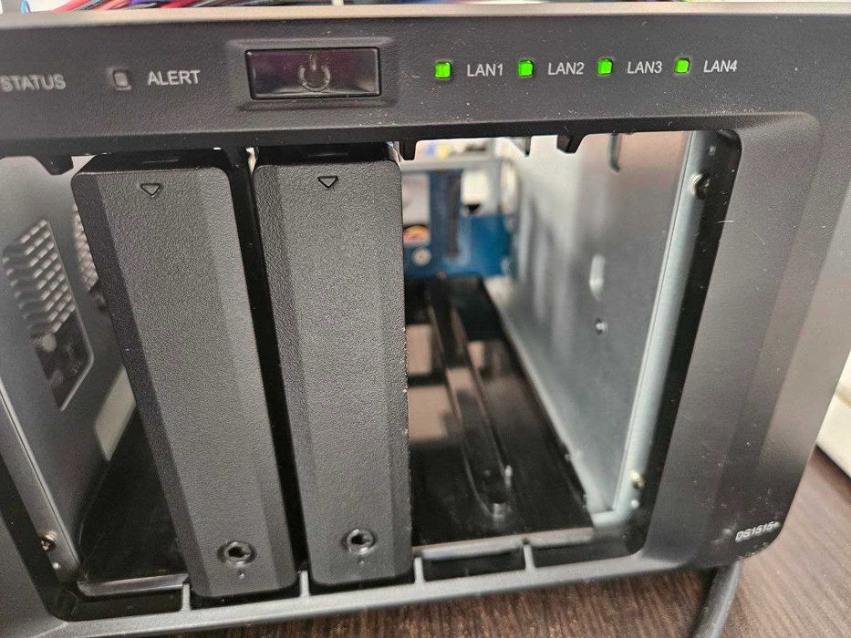 NAS Synology DS1515  Нерабочий