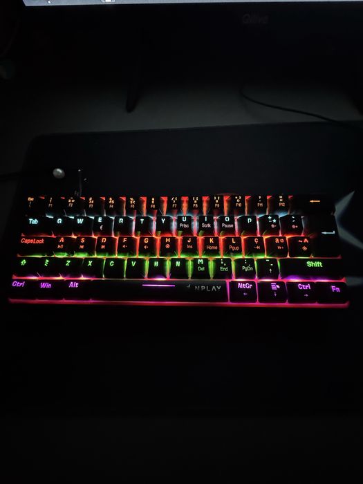 Pc muito pouco usado tem um 1ano mais o menos