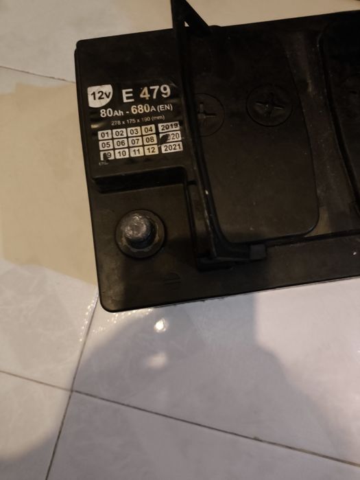 Bateria descarga lenta 80 amp recarregamento automático como  nova pouco uso