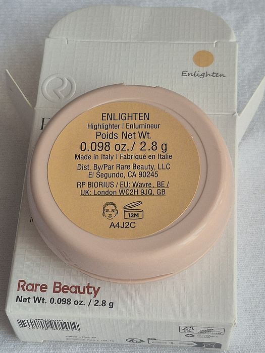 Rare Beauty Rozświetlacz Englighten Highlighter Viral Selena Gomez