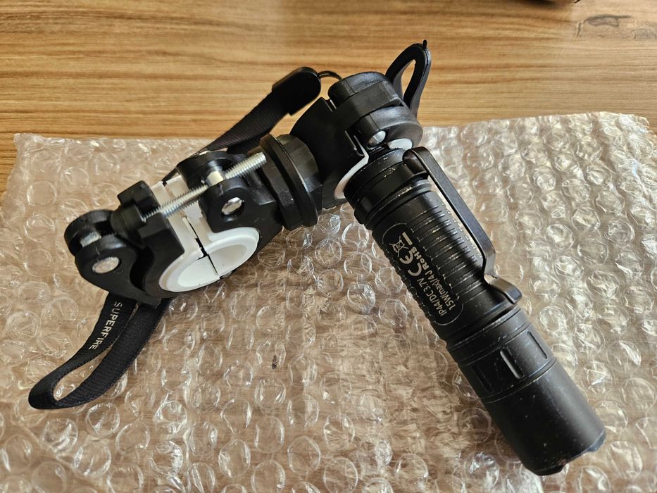 uchwyt do latarki lampki rowerowej rower hulajnoga obrotowy 360