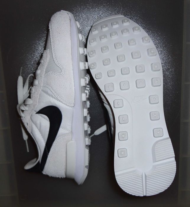 Nike Internationalist