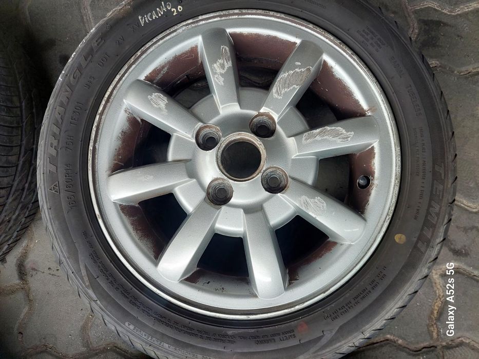 JANTES KIA R15 COM PNEUS 165/60 FURAÇÃO 4X100