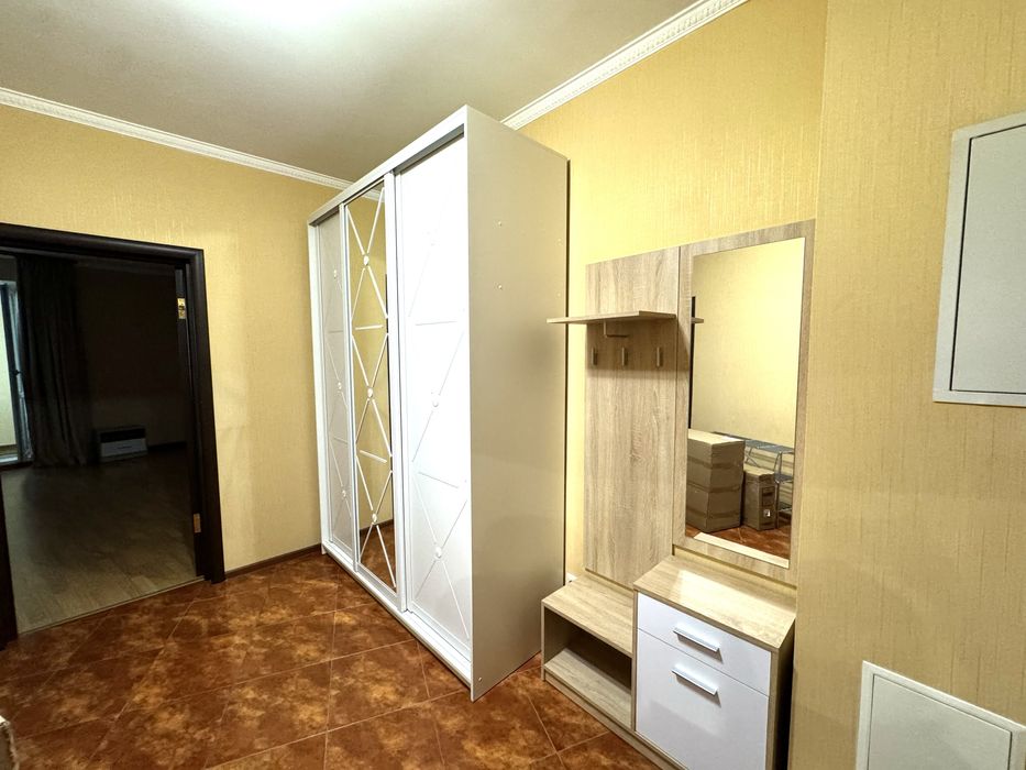 Власник Здам 1 к Срібнокільська 12, 5 хв метро Осокорки Позняки